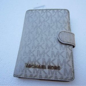 MICHAEL KORS  Logo Passport Wallet,Logo, 5.5”X3.8”